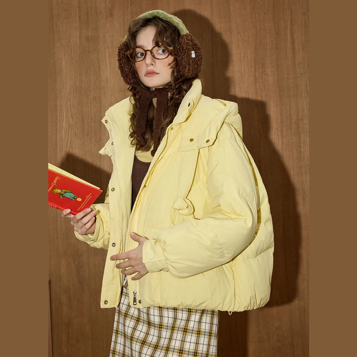 2025年冬 レディース 90%ダウン パファージャケット パフスリーブ フード付きジャケット イエロー ドローストリングディテール オーバーサイズスタイル 暖かい ルーズフィット
