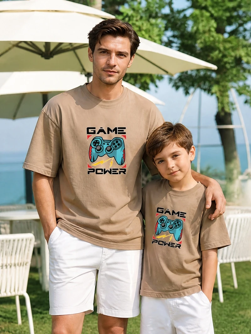 Camiseta Familiar com Estampa Gráfica de Controle de Jogo, 100% Algodão, Manga Curta, Camiseta de Verão para Pais e Filhos, Look Familiar Pai e Filho