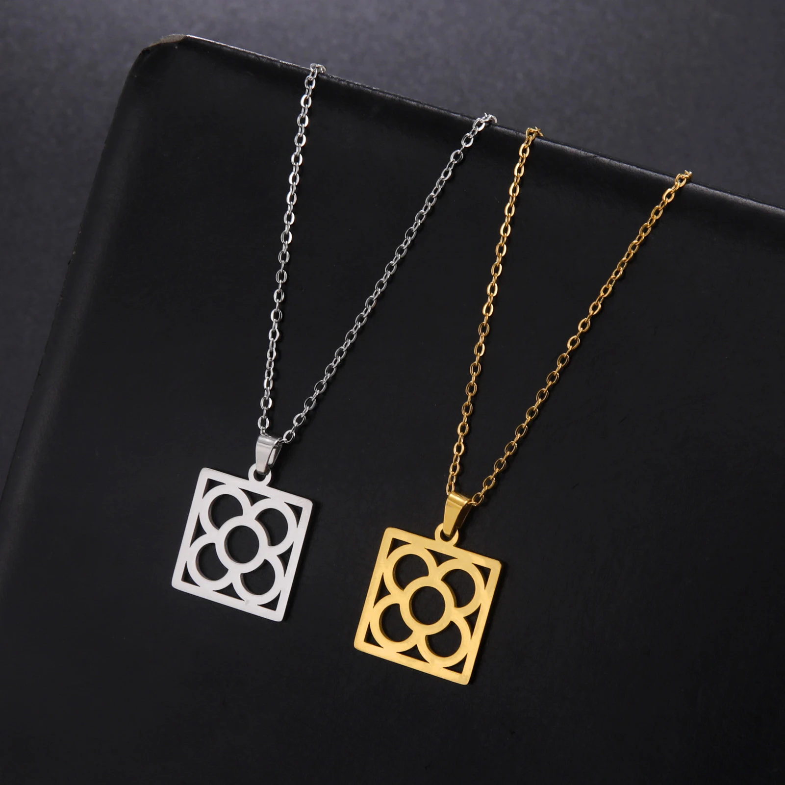 Kkjoy Necklaces for Women Flower Square Pendant Barcelona Flower Pendant Stainless Steel Jewelry Necklace Fashion Gift Wholesale