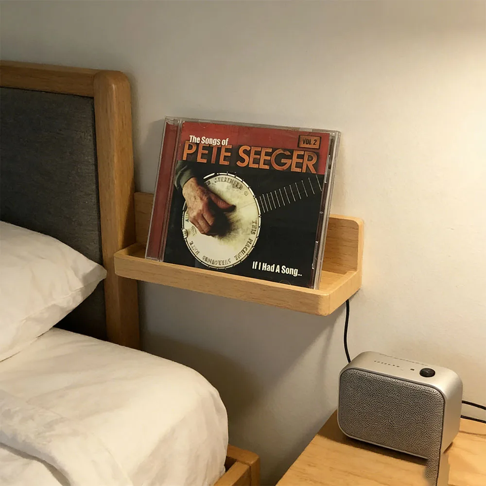 

CD Centered on The Acoustic Guitar It Retains The Simple and Straightforward Narrative Quality of American Folk MusicPete Seeger