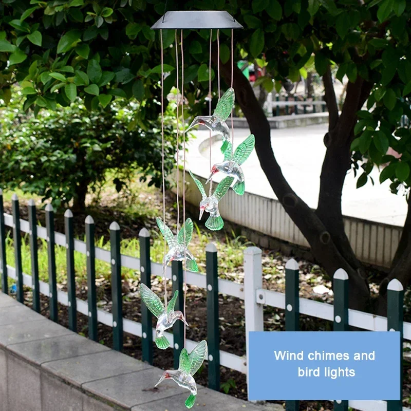 Lampade solari a sospensione creative Colibrì Farfalla Carillon di vento Luce LED solare impermeabile IP65 Luce decorativa Cortile da giardino