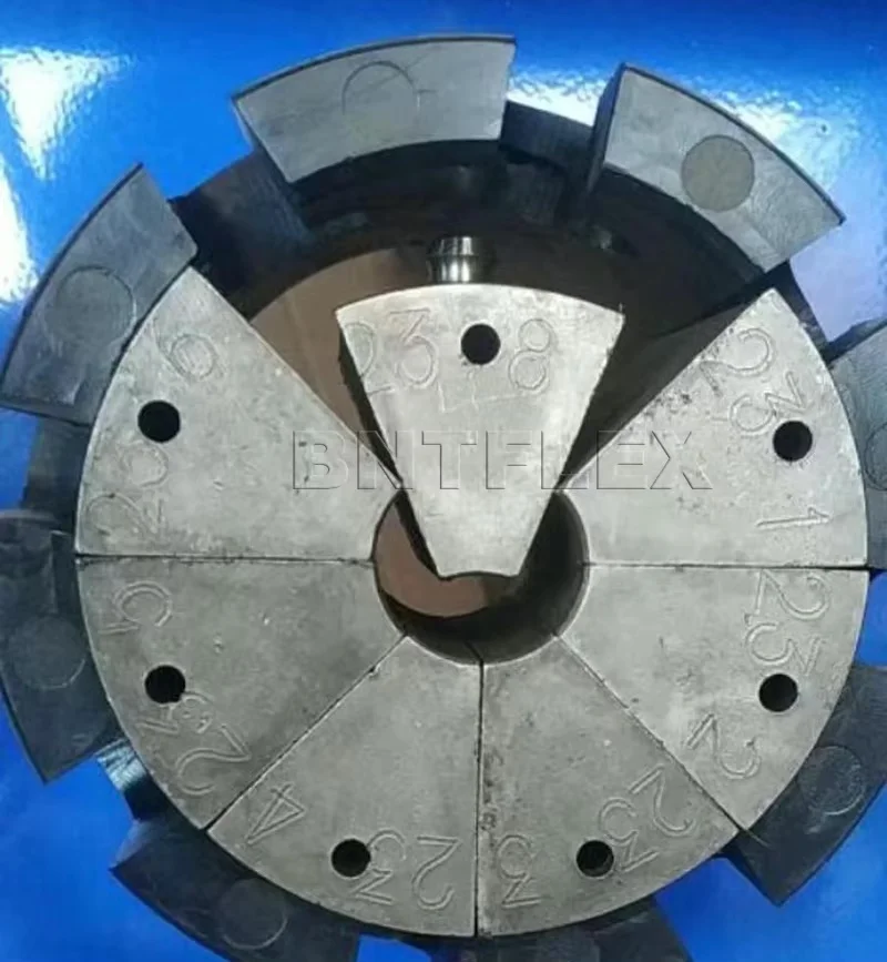2 بوصة 4 طبقات BNT-P69 خرطوم هيدروليكي لآلة العقص للمبيعات مع 10 مجموعات من القوالب وأداة القوالب السريعة