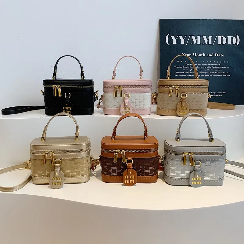 

Дизайнерская сумка-тоут для женщин, весна 2025 г., кошелек через плечо с цветными блоками, многосторонняя сумка для переноски, модный эстетический рюкзак ​