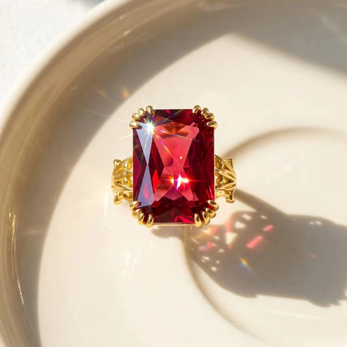 18K Gold Color Red Ruby Stone Ring For Women Retro 925 Sterling Silver Wedding Engagement Jewelry with Hollowed Pattern