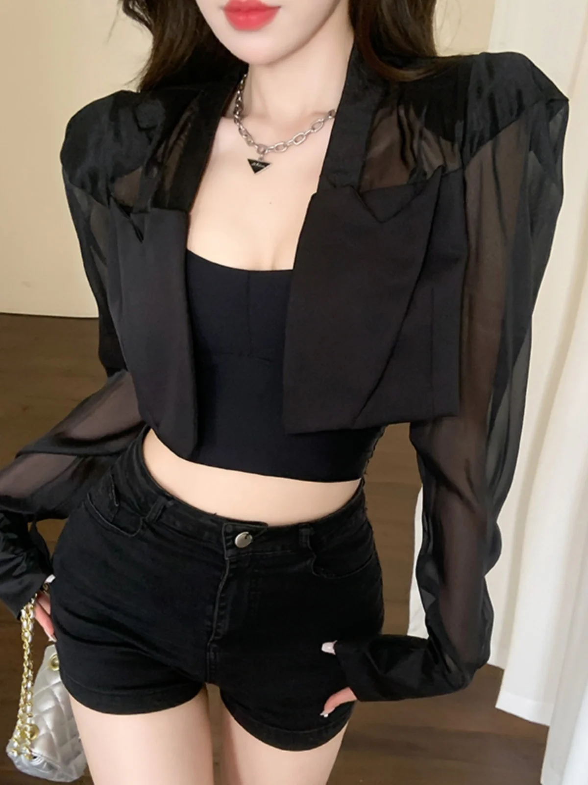 

Summer 2025 Women's ort Sle Sun Protection Suit Jaet Me Splicing oulder Pad Ele Quali Outerwear