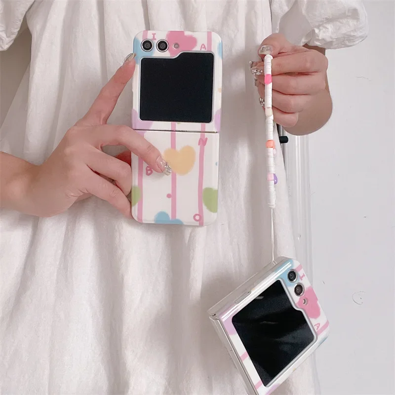 Цветной чехол для телефона с цепочкой в форме сердца для Samsung Galaxy Z Flip 6 5 4 3, защитная задняя крышка для ZFlip4 ZFlip5 ZFlip6, чехол