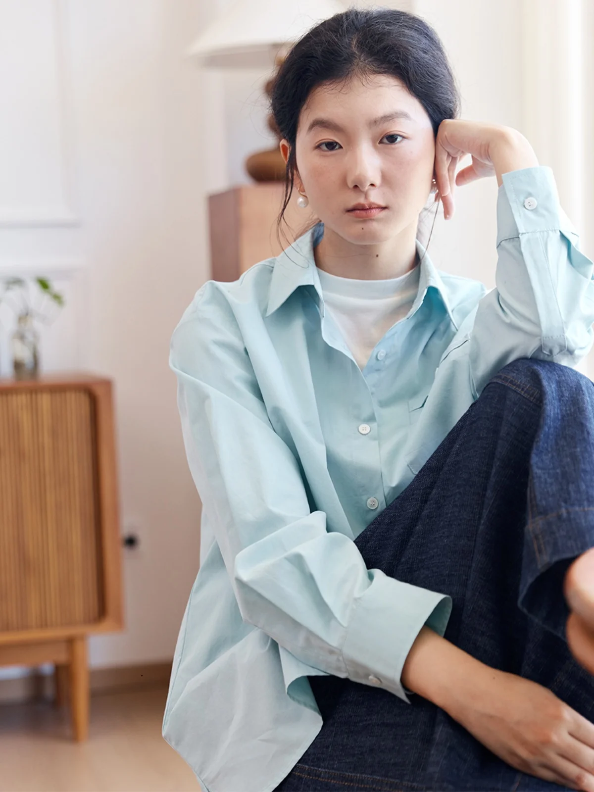 

Женская повседневная хлопковая рубашка Zimode: свободный крой, осенняя новинка, длинный рукав, на пуговицах, средней длины, однотонная