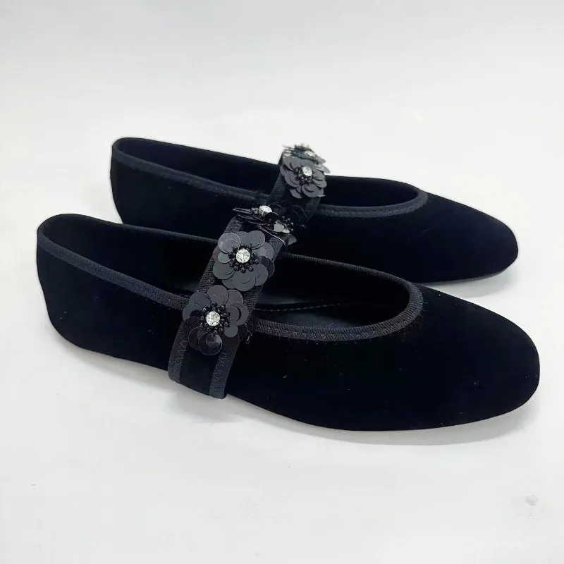 

Женские туфли Мэри Джейн 2026: легкие, удобные, повседневные, с круглым носком, ремешком и цветочным декором из пайеток, для весны и осени