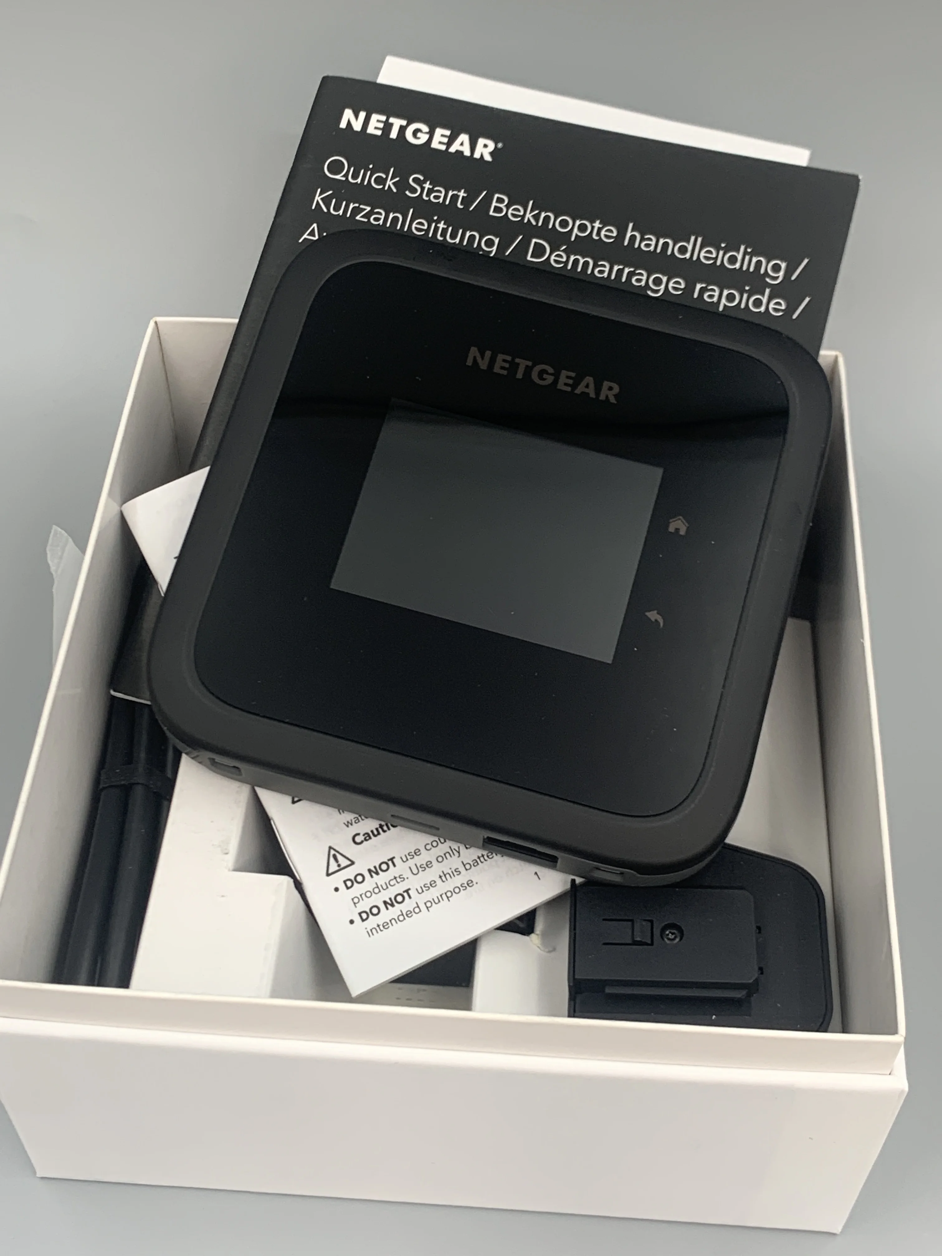 NETGEAR Nighthawk M6 5G WiFi 6 Mobile Router - MR6110 111EUS Eu Version Unlocked N78 support With 5G WiFi 6 Mobile