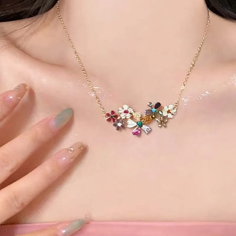 Colored Zircon Zircon Flower Necklace Geometry Design Shiny Appearance Premium Jewelry Full Diamond Clavicle Chain