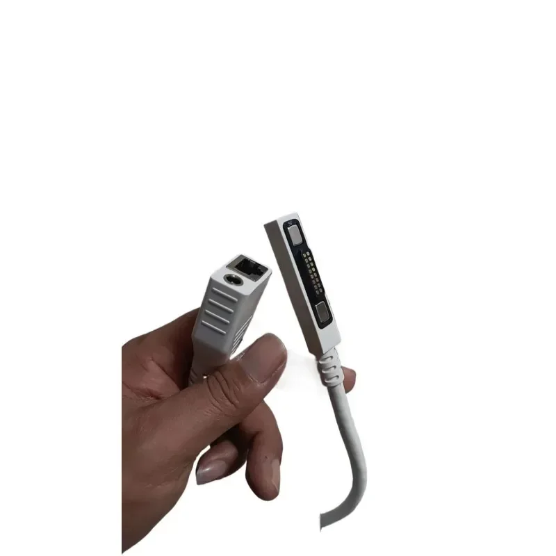 Flat detector magnetic data communication cable, a dedicated accessory for flat detectors
