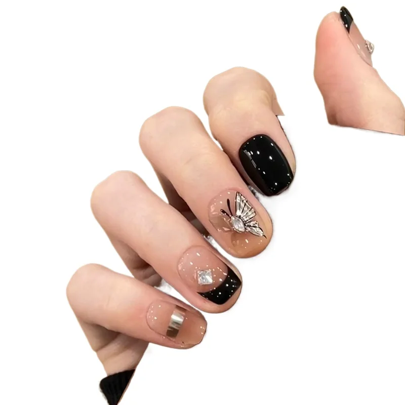 

Wear nail pads, advanced butterfly rhinestones, French nail patches, and wear them by hand.
