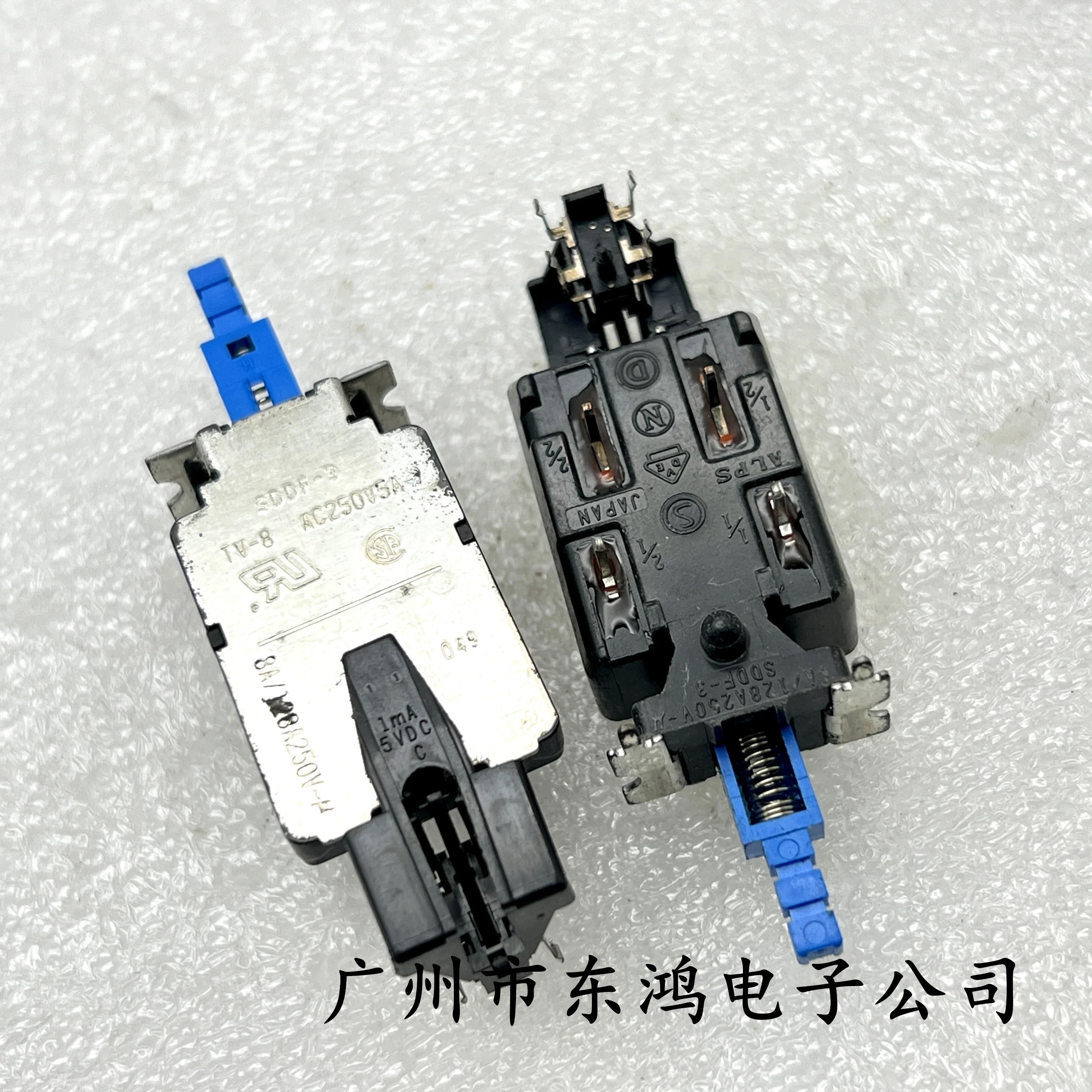 השוואה מפורטת של סוויץ' הכוח SDDF-3 מ-Japan ALPS: תקן עולמי למכשירי אלקטרוניקה