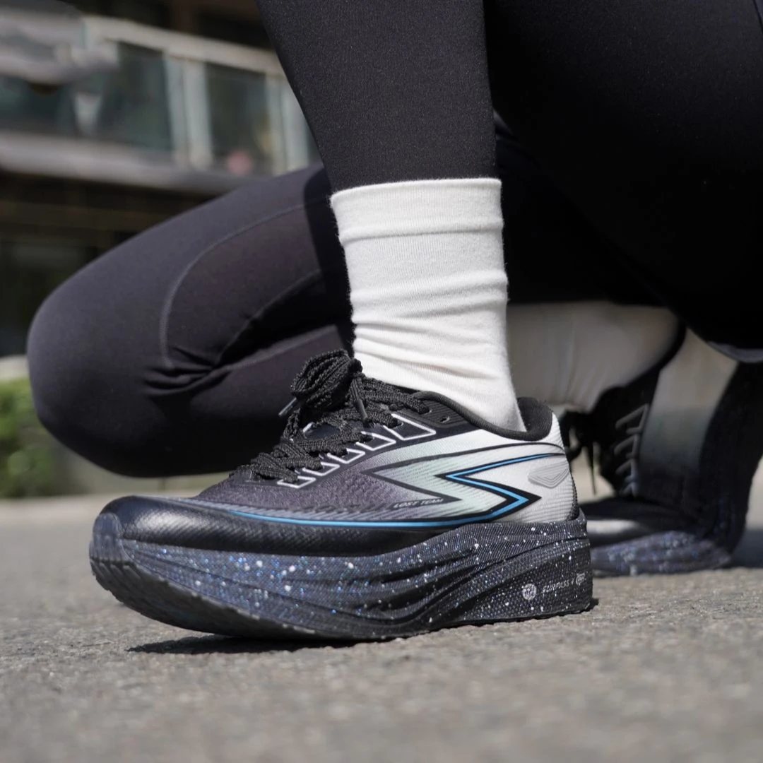 

2025 Wear-resistant and comfortable professional training shoes running shoes Breathable running shoes Comfortable casual shoes
