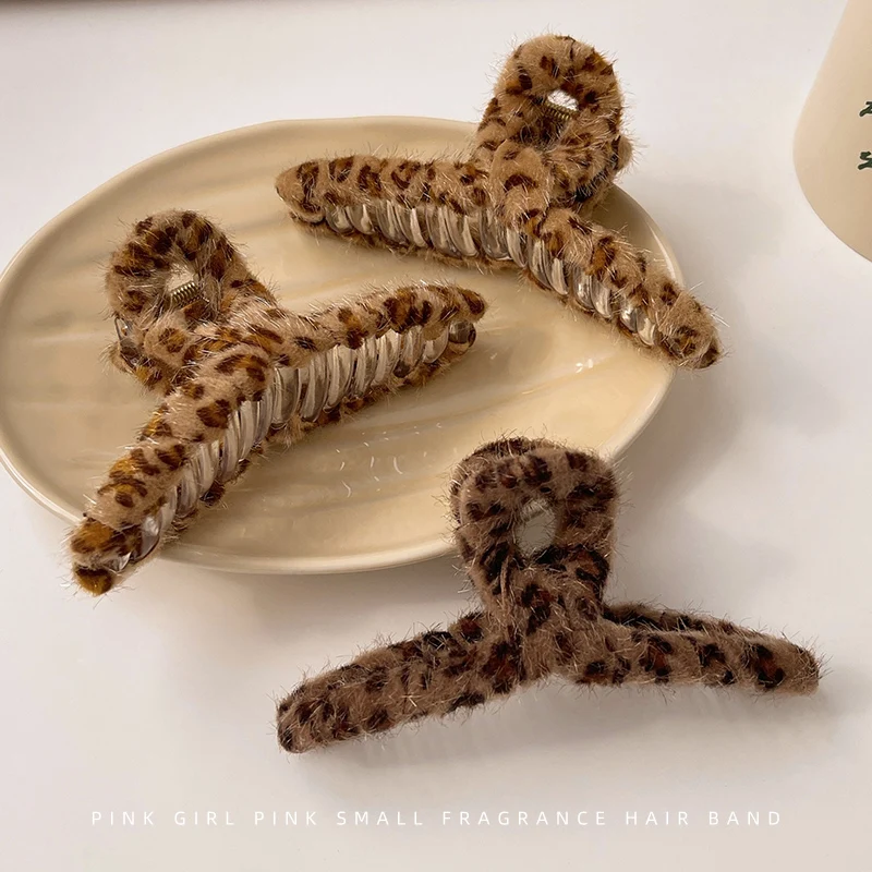 Fluffy Plush Faux Fur Big Crab Hair Claw Clips Women Girls Winter Ponytail Holder Hair Barrettes Clamps Hair Accessories Cheap