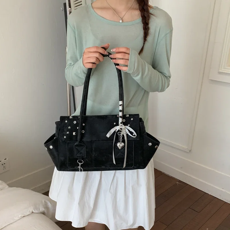 Damen PU-Leder Nieten-Stern-Handtasche: Süße, coole Nischen-Ästhetik für den Alltag – Umhängetasche und Shopper 2026 – Neue Handtaschen und Geldbörsen – Detail 9