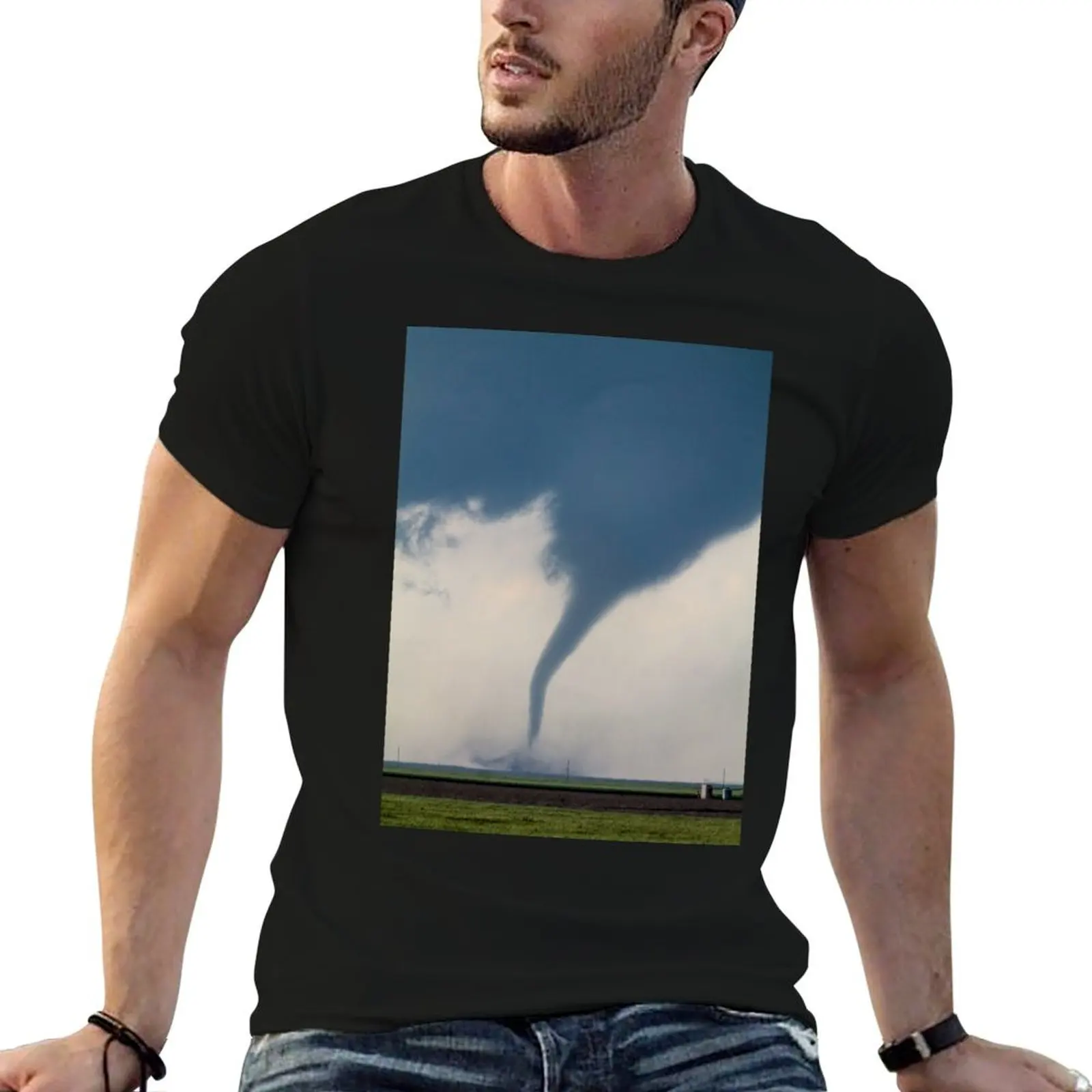 Tornado near Dodge City KS T-Shirt Basic Short Sleeve T-Shirt for Men