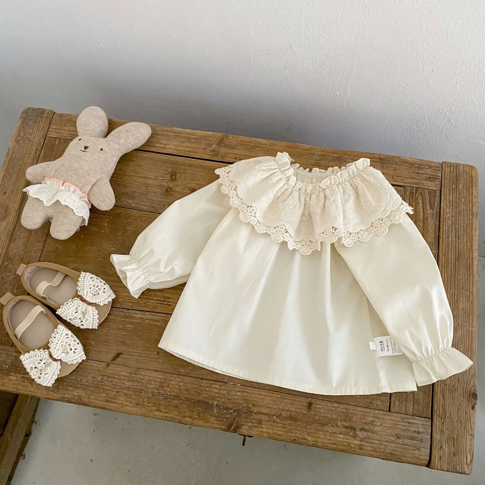 

2026 Spring New Girls Long Sleeve Shirts Solid Baby Girl Sweet Lace Lapel Blouse Cotton Children Loose Tops Kids Clothes