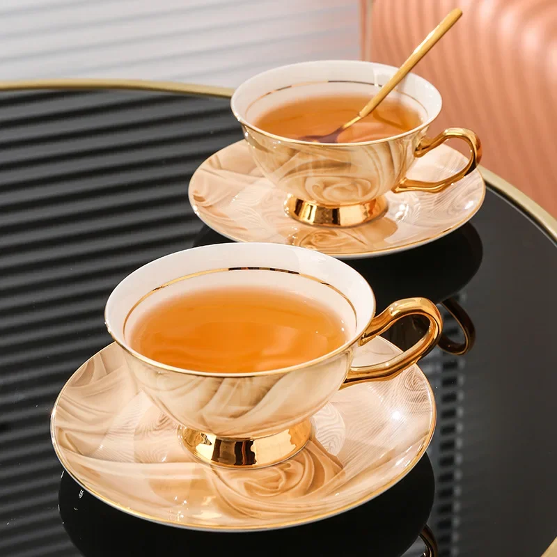 exquisito-juego-de-taza-y-plato-de-cafe-de-porcelana-fina-taza-de-agua-creativa-juego-de-te-de-estilo-europeo-regalo-de-alto-valor