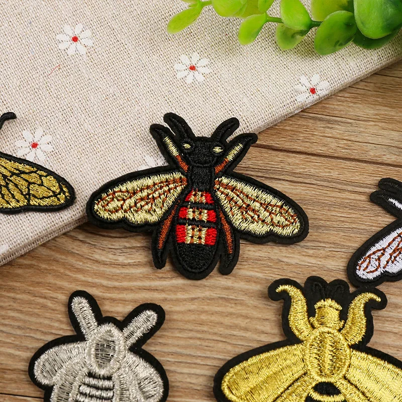 Metallic Gold Thread Embroidery Bee Patches Iron on Silver Wasp Cloth Appliques Small Fashion Thermo Adhesive Decals for Garment