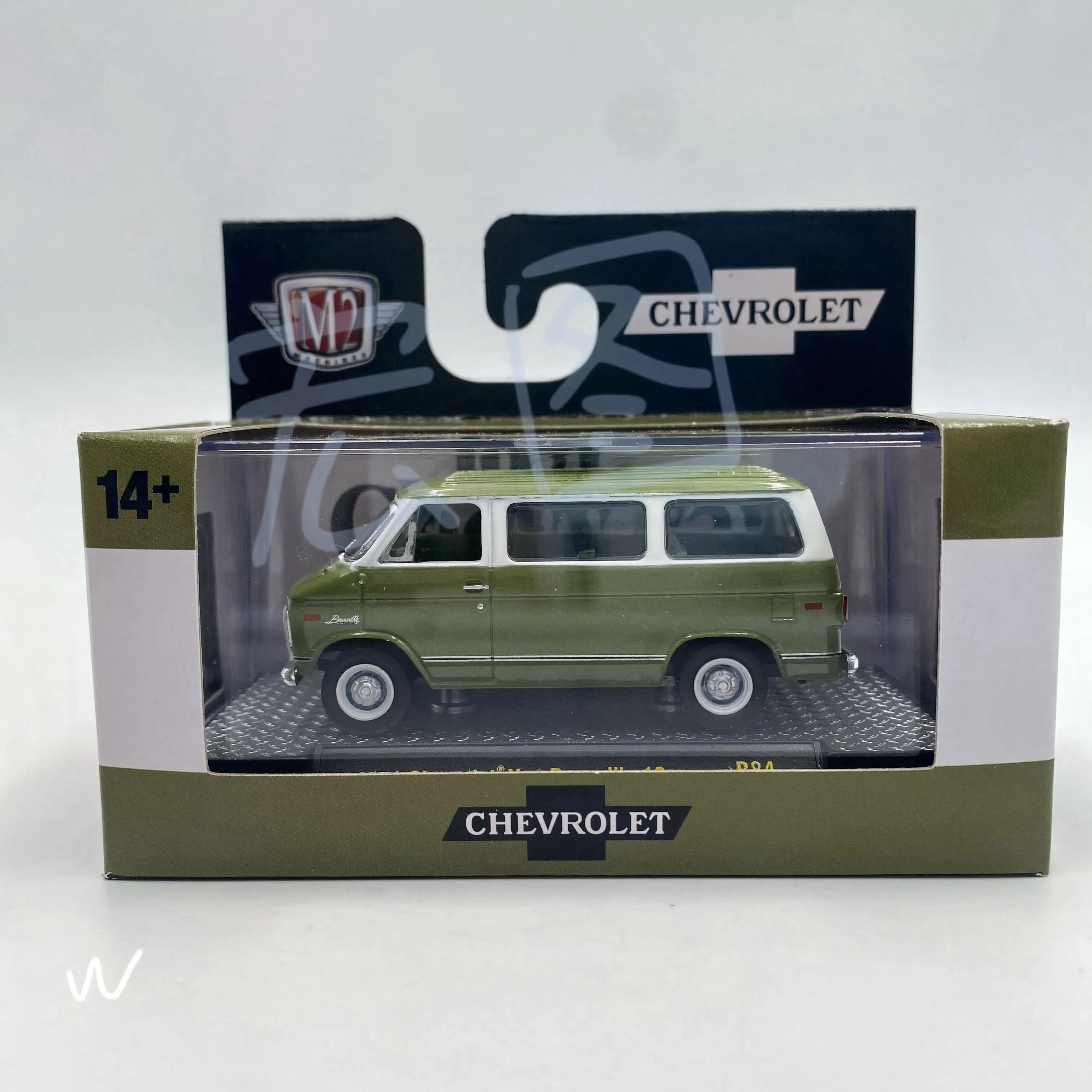 M2 Machines 1/64 1971  Van Beauville 10 Car model toy