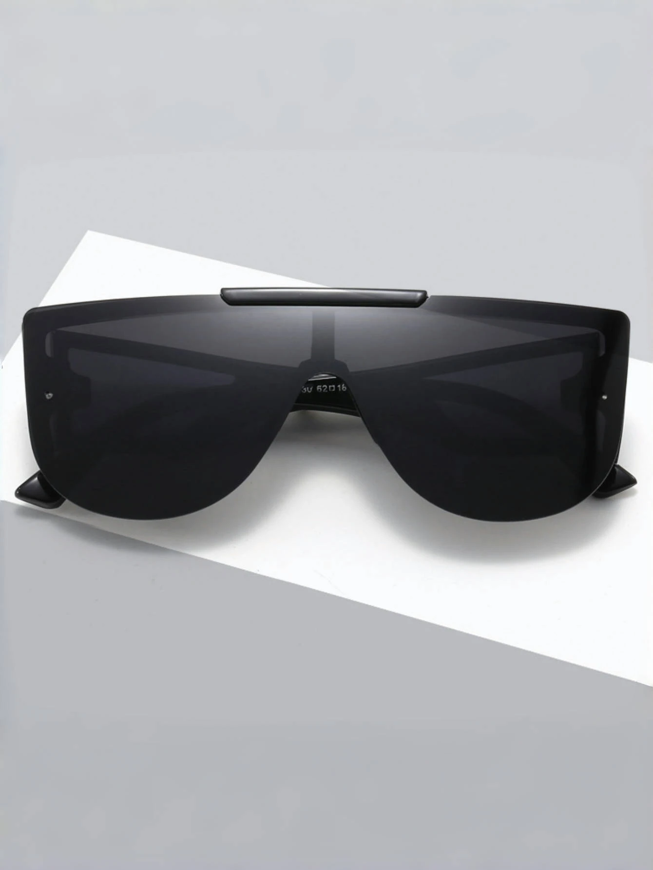 A pair of pc new fashion sports windshield street sunglasses conjoined square glasses