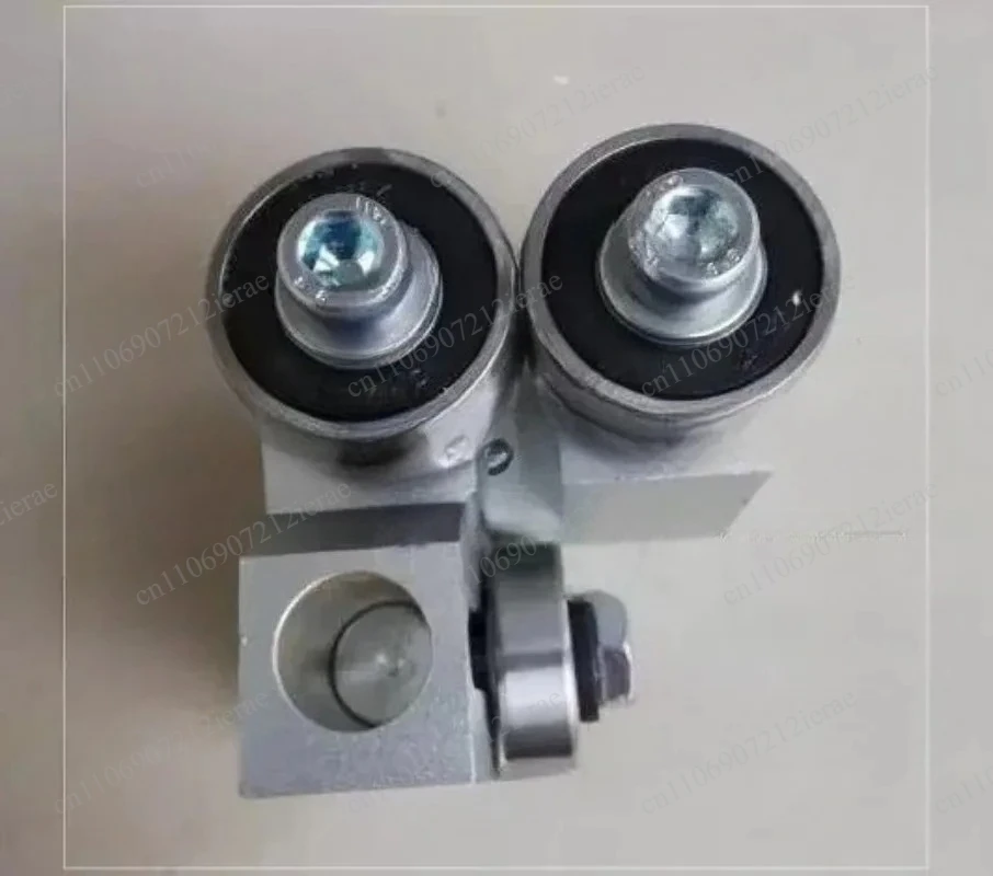 Woodworking Band Saw Spare Accessories Upper & Lower Saw Clamps Guide Bearings Saw Blade Guide Wheels Lock Fixed Shaft