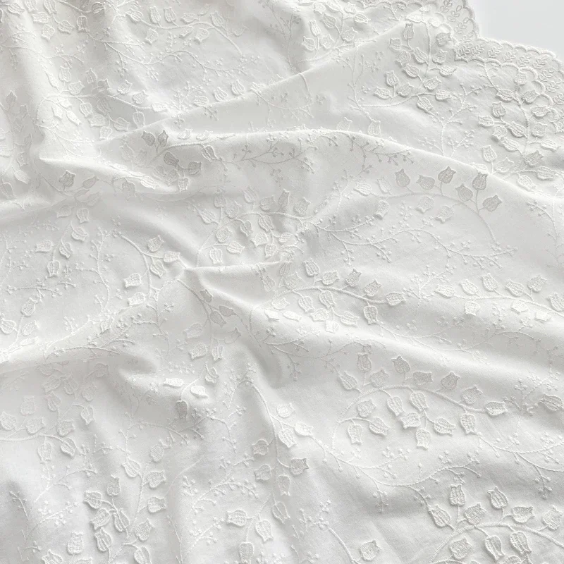 

Однотонная хлопковая ткань с вышивкой для пошива одежды, платьев, рукоделия, на метр