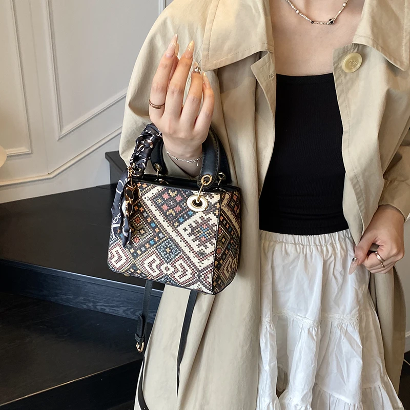 

Popular Leather Shoulder Bag For Women Luxury Brand Crossbody Bag Famous Designer Handbag Classic Elegant Messenger Bag Chic