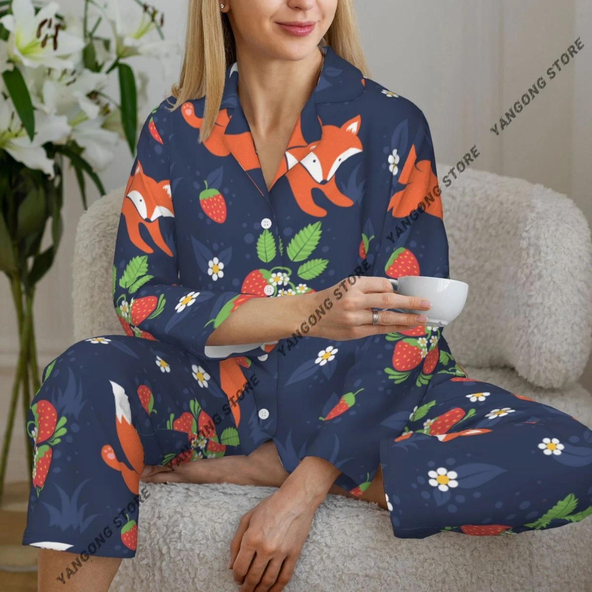 

Women Sleepwear Pajamas Foxes And Wild Strawberries Pattern Long Sleeve Pijama Female Set Negligee Cardigan Suit
