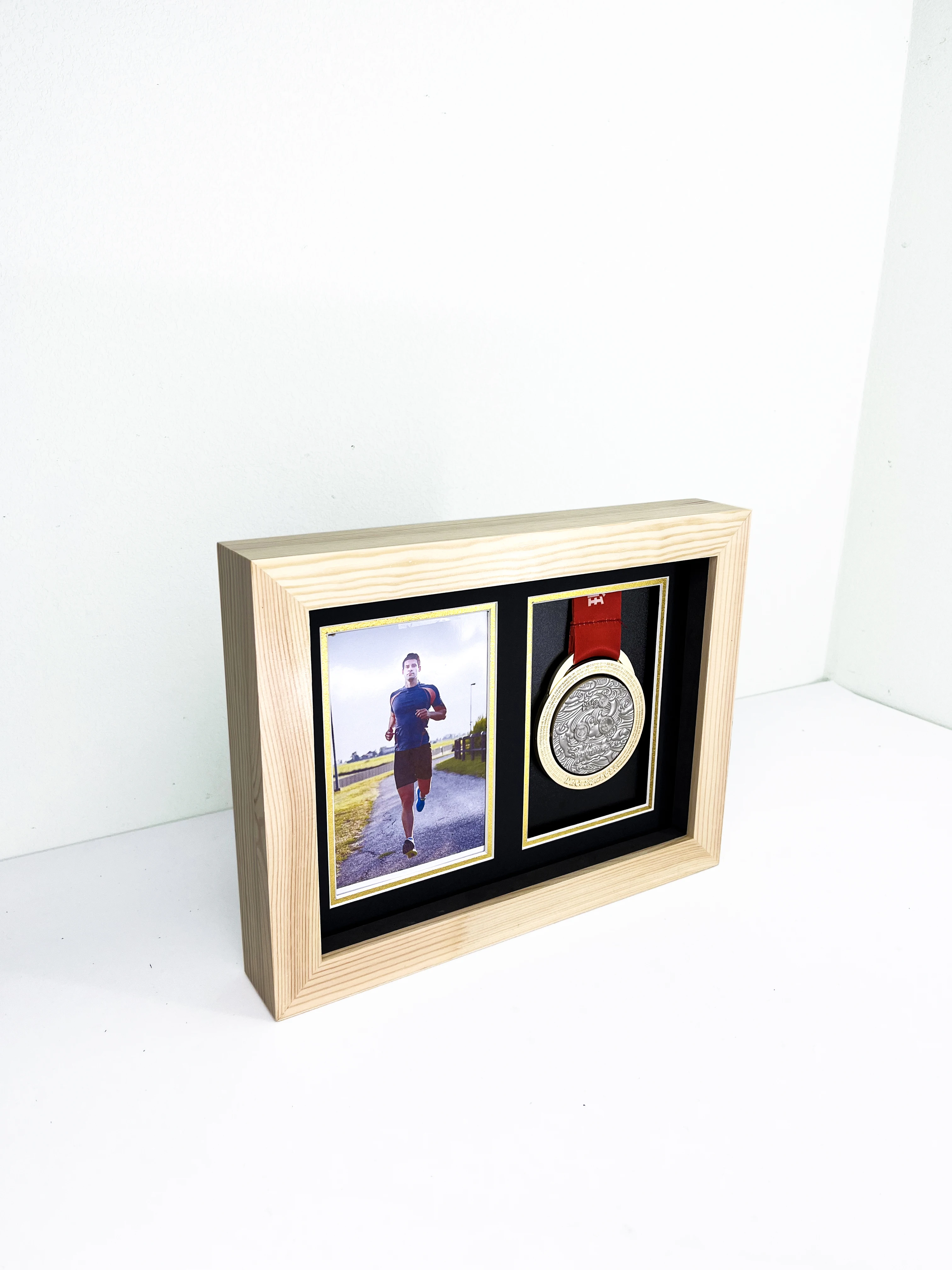 Wooden Photo Marathon Medal Display Frame For Picture High-end framed Medals  Border Storage Case Home Decoration 30 x 22