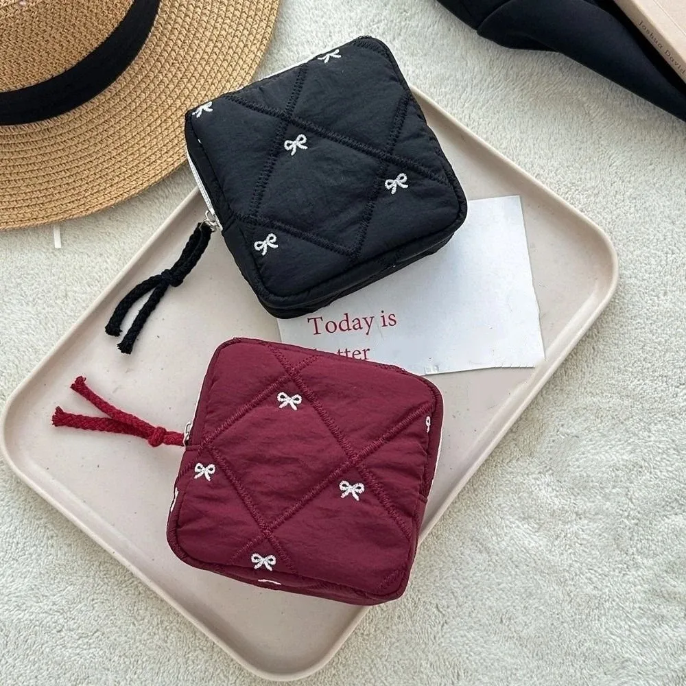 

Quilted Bow Cosmetic Bag Multi-functional Large Capacity Toiletry Bag Polyester Portable Sanitary Napkin Storage Bag Daily Use