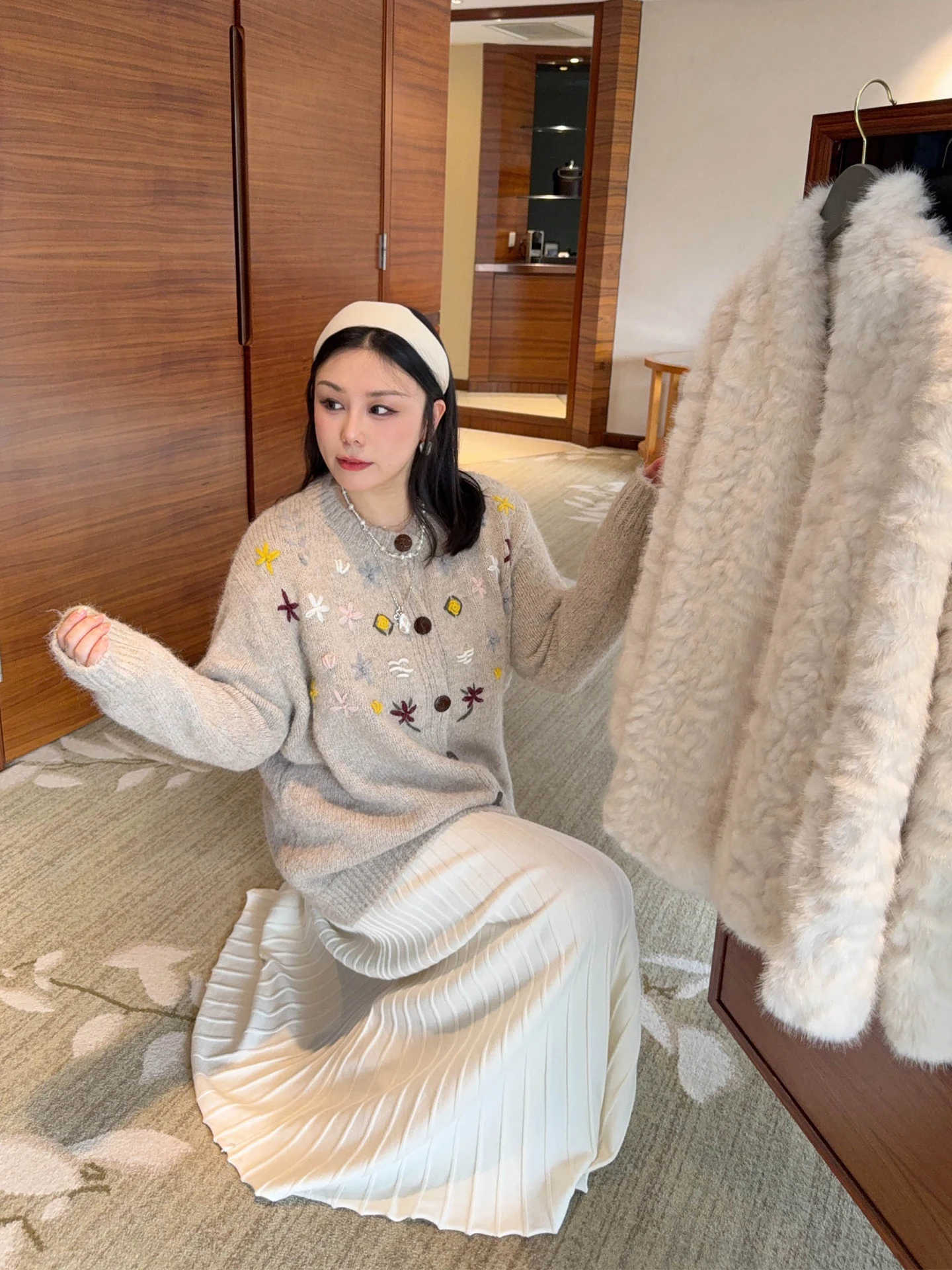 

VOGANA Теплый шерстяной вязаный кардиган оверсайз с цветочной вышивкой для женщин, в корейском стиле, к Новому году