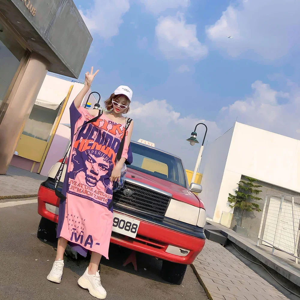 ประเทศไทยแฟชั่น 2025 ฤดูร้อนใหม่ปิดไหล่คอเฉือนเสื้อยืดยาวพิเศษด้านบนกลางยาวหลวมสายแขนสั้นชุด