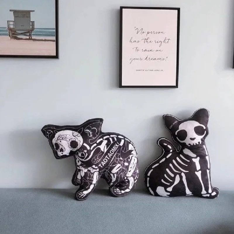 

Skeleton Frame Cat And Dog Retro Pillow Cushion Personalized Decoration Birthday Gift Home Decor