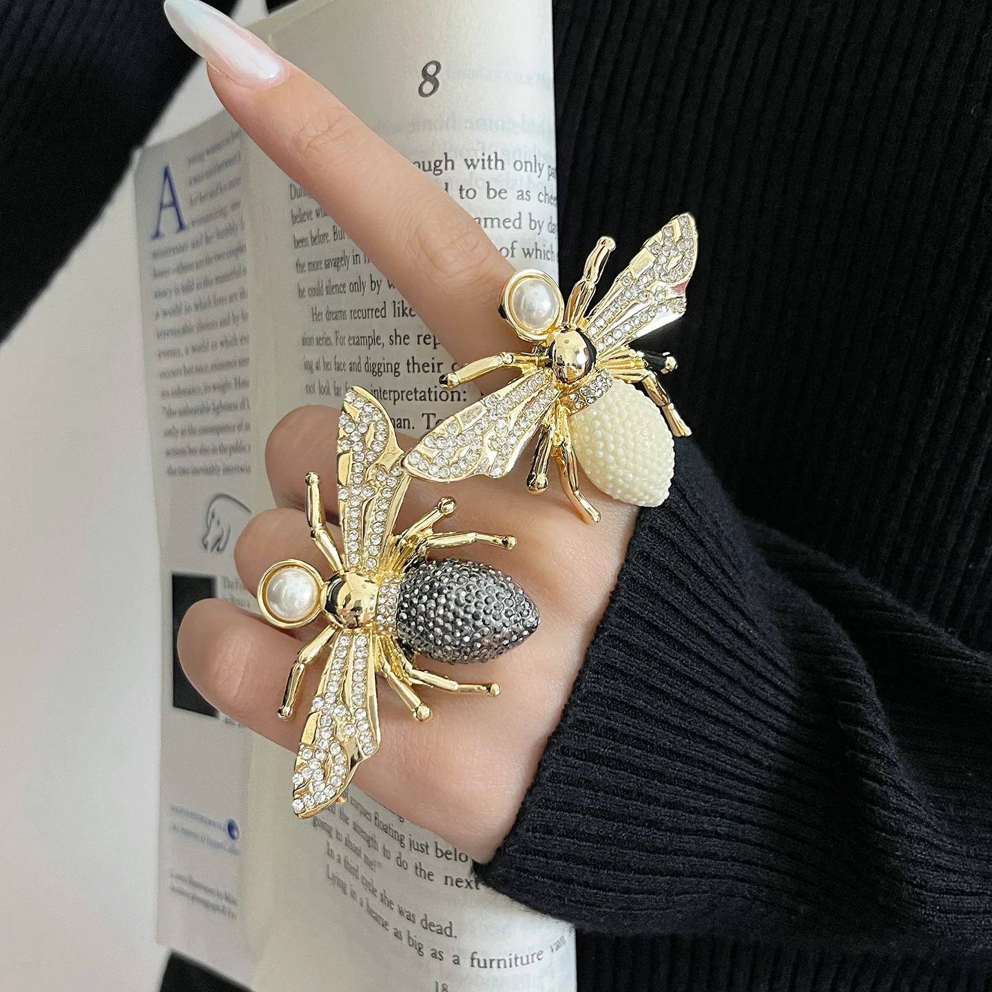 

2026 New Fashion Delicate Little Bee Open Wide Ring for Women Girls Crystal Rhinestone Jewelry Gifts 2026