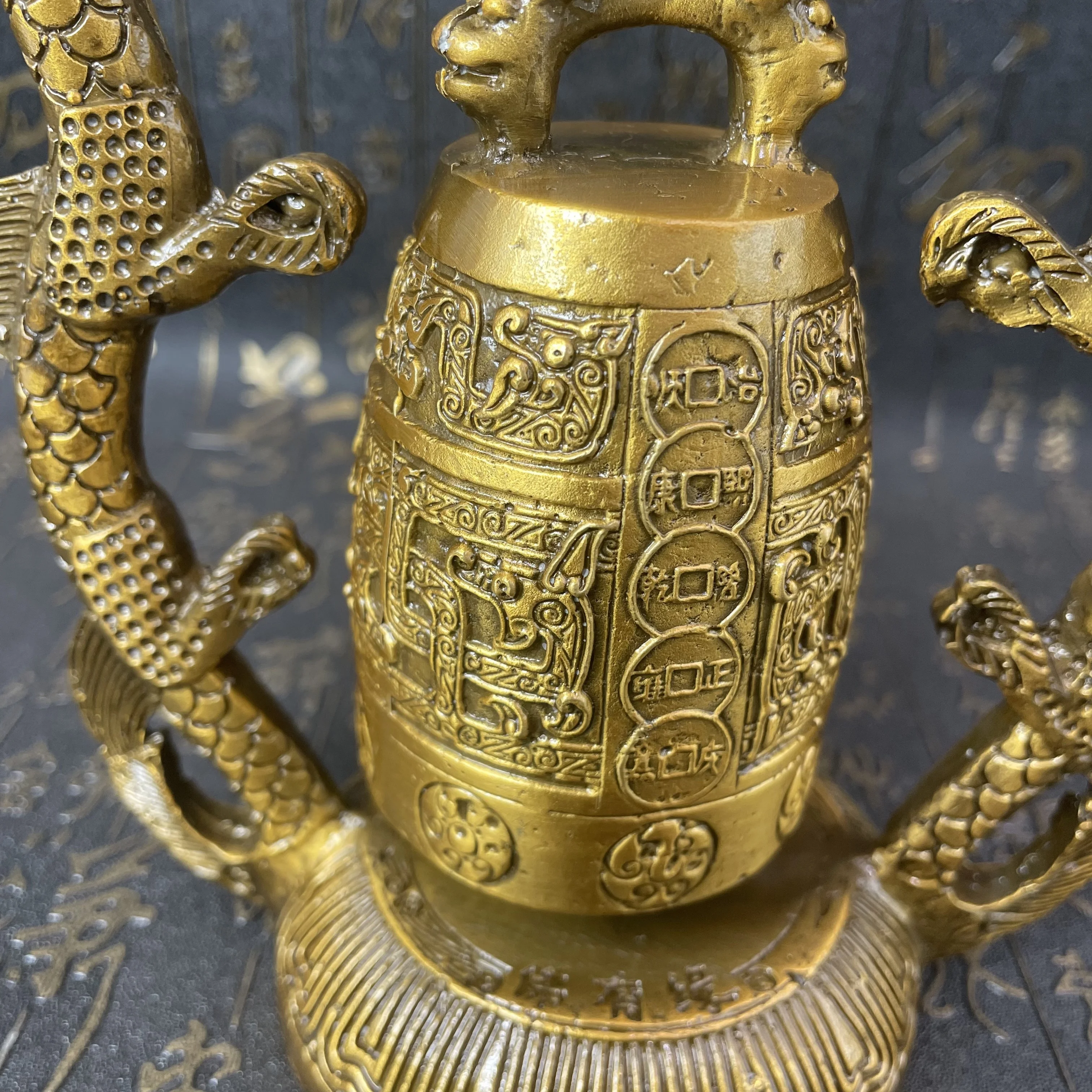 Brass bronze chime ornaments Shuanglong Jinzhong alarm bells ringing ancient musical instruments home decoration