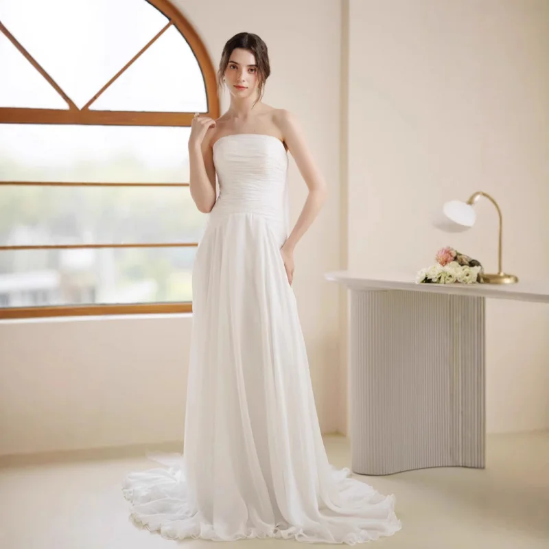 

New French Strapless Slimming Simple Sweet Style Flowy Bridal Light Veil Outdoor Lawn Wedding Dress