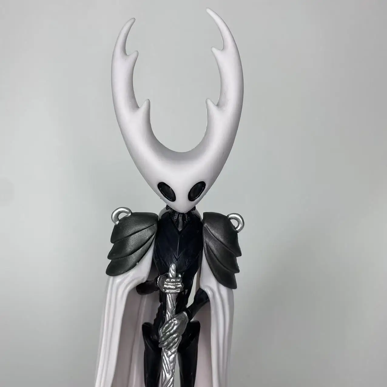 24cm Hollow Knight Yellowjacket Main Character Dragon Cavern Pale Action Figures Collectible Desktop Decoration Model Doll Toy