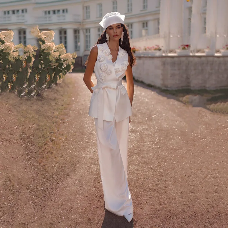 الحديثة السراويل الطويلة فساتين الزفاف الساتان للمرأة بلا أكمام الطية الزهور الزنانير مع جيب فستان مثير على شكل حرف v مخصص