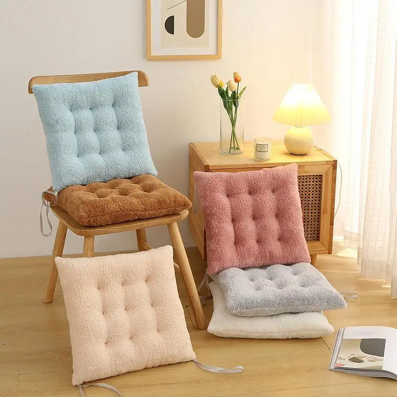 [Winter Warm Fluffy Plush Butt Cushion Pressure Relief Washable Non-slip Mat for Office Car Classroom Dorm Use]