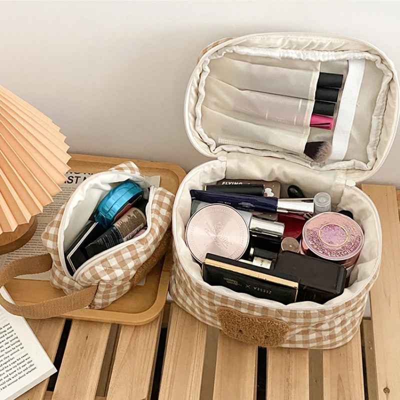 Cute Bear Cosmetic Makeup Bag for Mom Mommy Diaper Bag Nappy Storage Portable Stroller Bags Zipper Baby Organizer Toiletry Kits