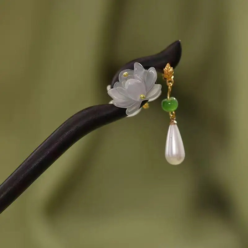 Vintage-Haarnadel aus weißem Lotus mit Imitation von schwarzem Sandelholz für Frauen, chinesischer Stil, Holz-Haarstab mit Fransen, Haaraccessoires – Detail 1