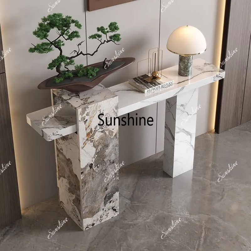 Opposite the door, entrance table, premium entrance entrance, end view table