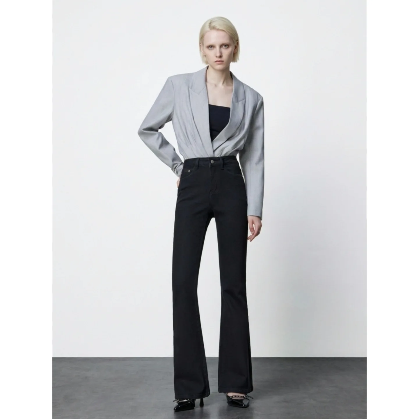 Micro Flared Jeans for Women Spring 2026 New High Waisted Retro Slimming and Floor Hugging Horseshoe Pants Comfortable and Ver