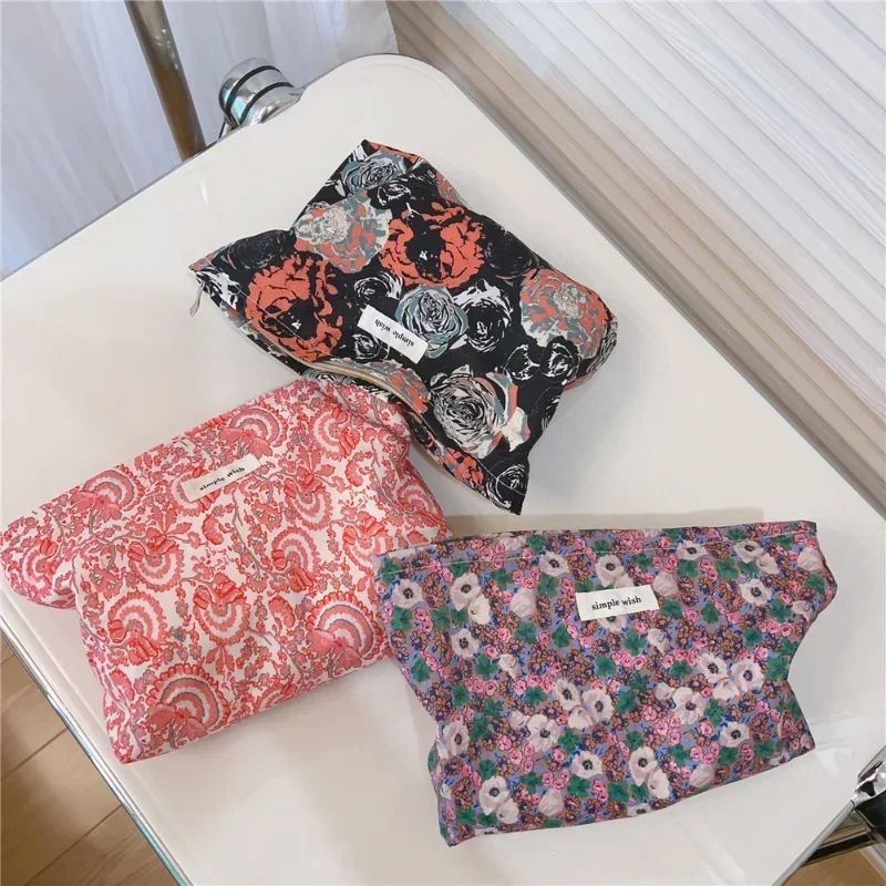 Large Capacity Clutch Cosmetic Storage Bag Vintage Floral Clutch Makeup Bag Women\'s Travel Toiletry Washing Organizer Pouch