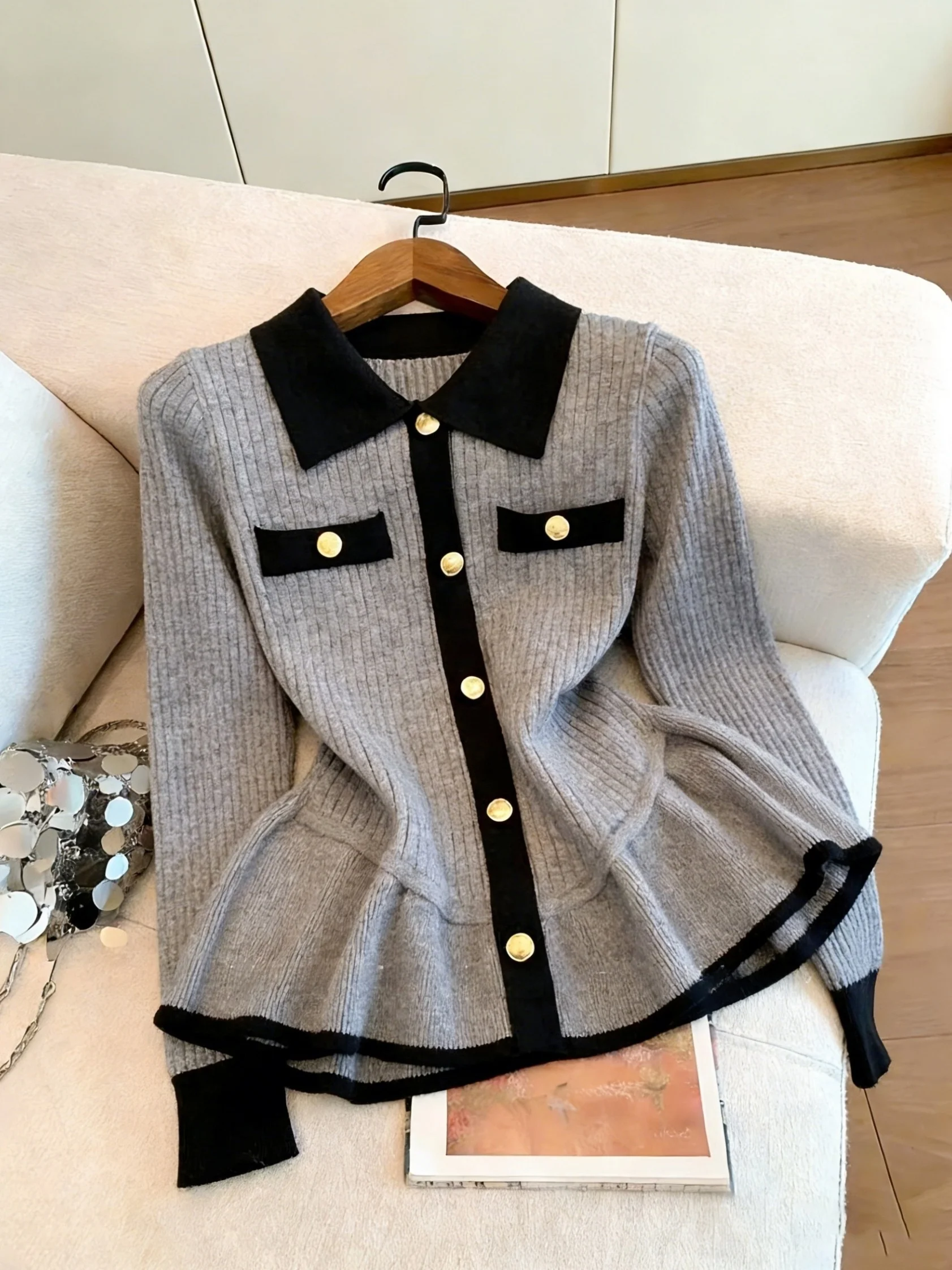 

Spring New Style Women's Knitted Top Color Block Waist Cinched Long Sleeve Metal Buckle Elegant Fake Two-Piece Silk Shirt