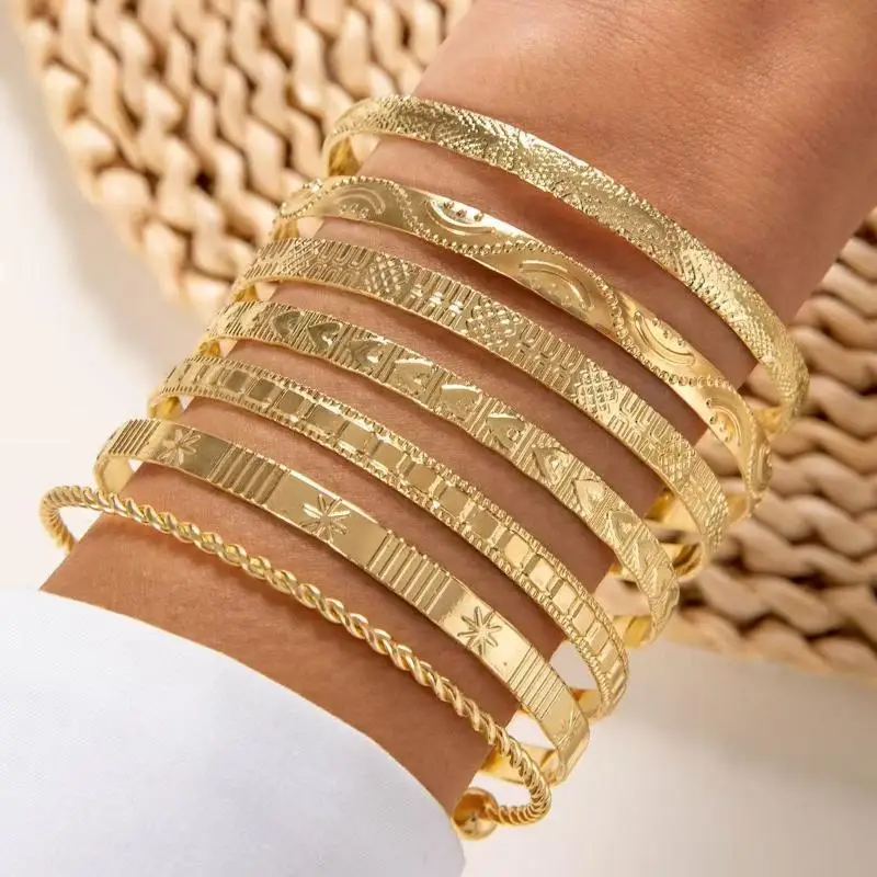 7Pcs/Set Fashion Elegant Rhombus Heart Twist Design Smooth Bracelets Set For Women Jewelry Accessries Gift