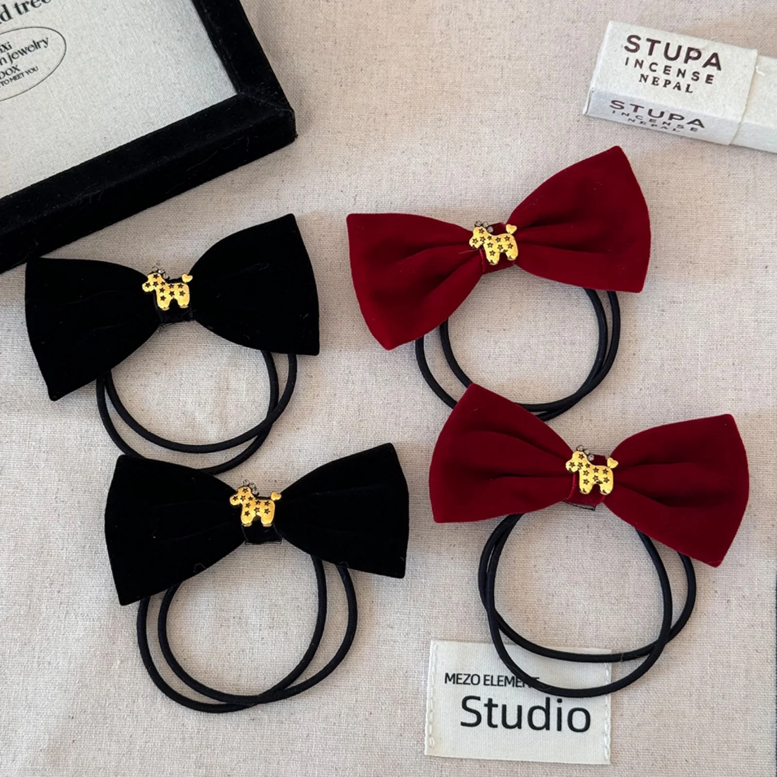 

1PC Black & Burgundy Velvet Bow Hair Ties Set, With Gold Accent Decor, Elegant Retro-Style Women’s Hair Accessories