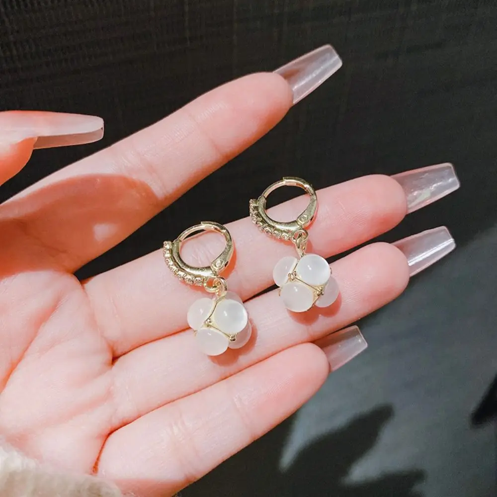 Light Luxury Cat Eye Stone Ear Buckle Sweet Fashion Elegant Flower Ear Stud Personality Gentle Hydrangea Stud Earring Girl